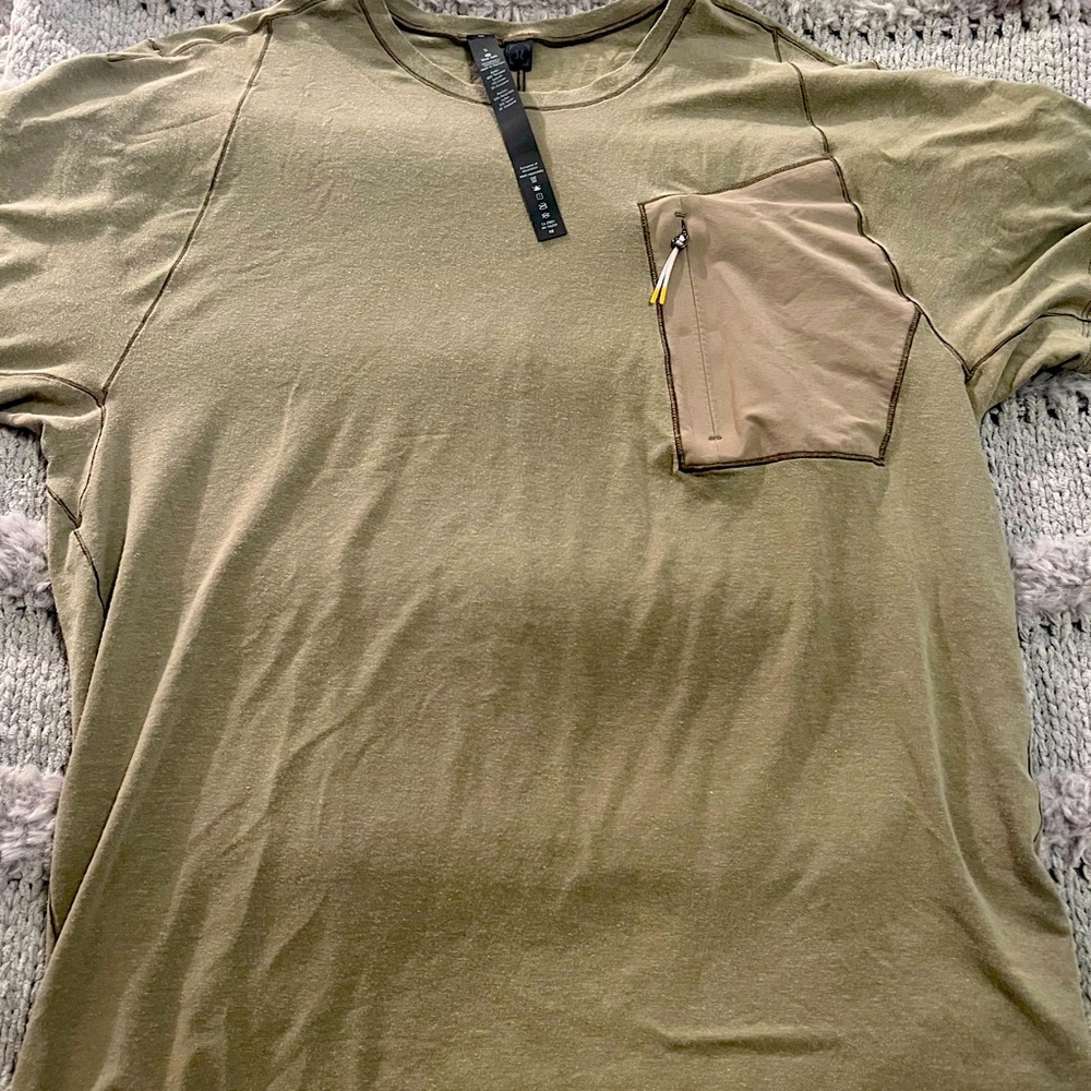 Mens lululemon tee